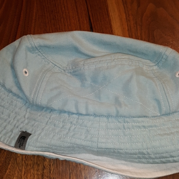 North Face bucket hat - Picture 7 of 9